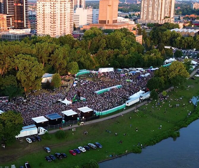 outdoors concert